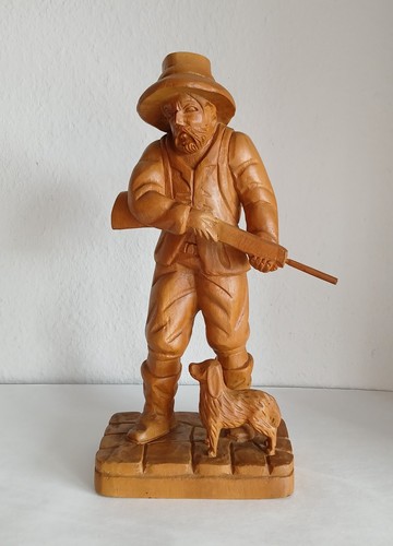 Jäger mit jagdhund - jäger, holz