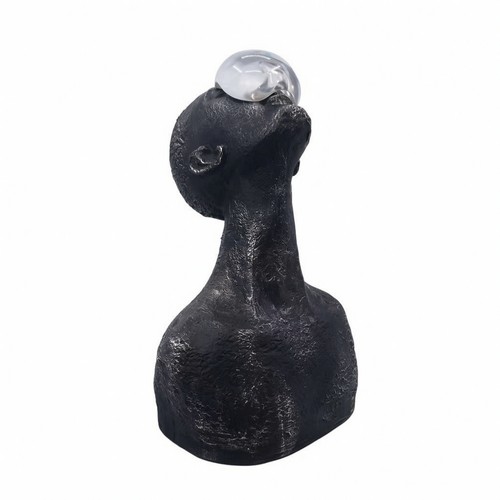 Skulptur mit tropfenkopf - mit,
