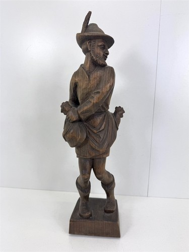 Alte holzfigur hühnerdieb - holzfigur,