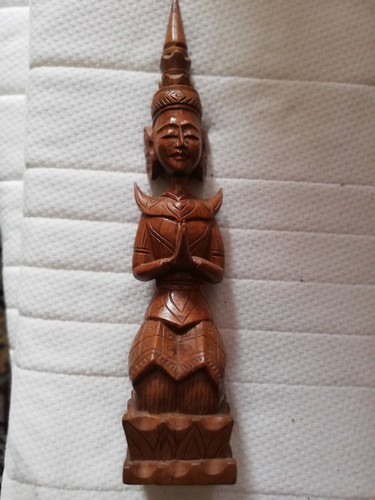 Geschnitzte holzfigur aus - geschnitzte,