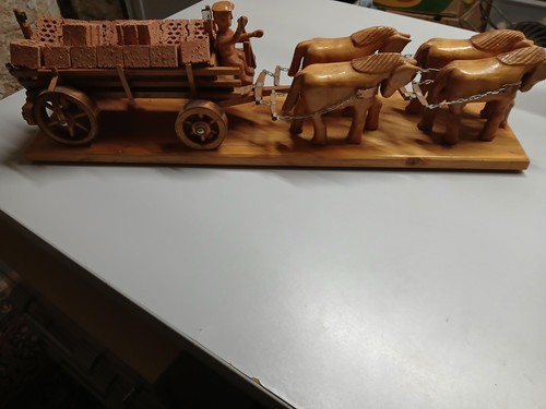 Handgeschnitzte holzskulptur - handgeschnitzte,